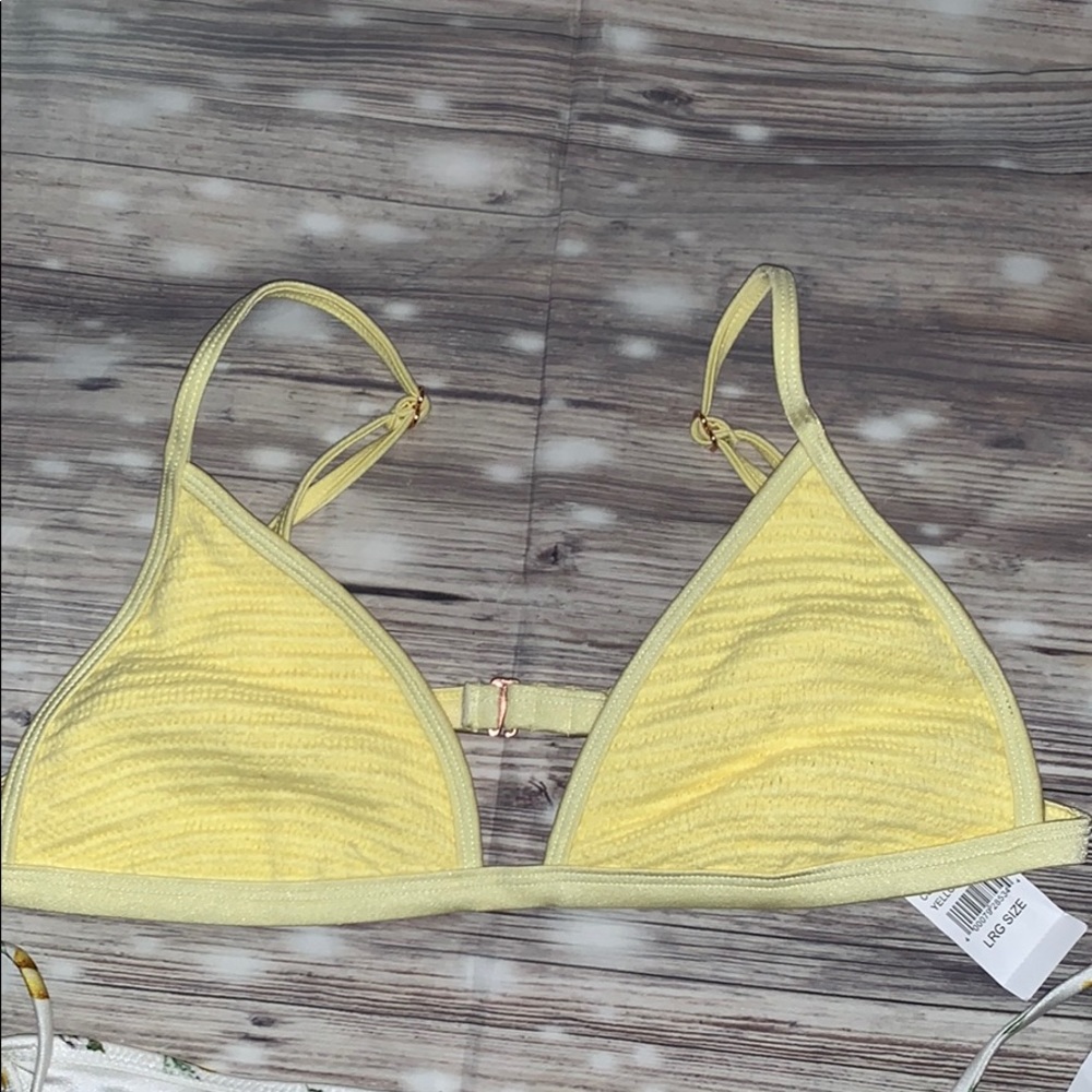 ๐๐ La hearts womenโs yellow bikini set ๐๐ - Picture 3 of 4